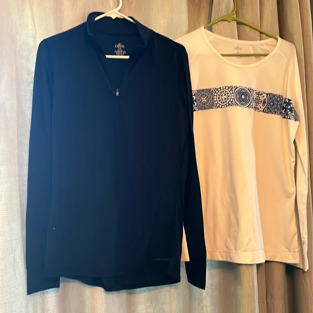 Bundle of two  HOT CHILLY’S base layer, long sleeve T-shirts XL & L